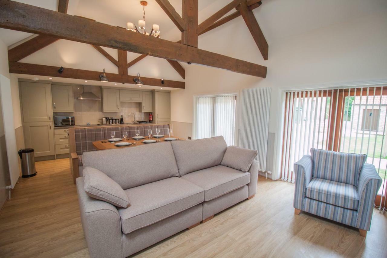 High Oaks Grange - Cottages 皮克林 外观 照片