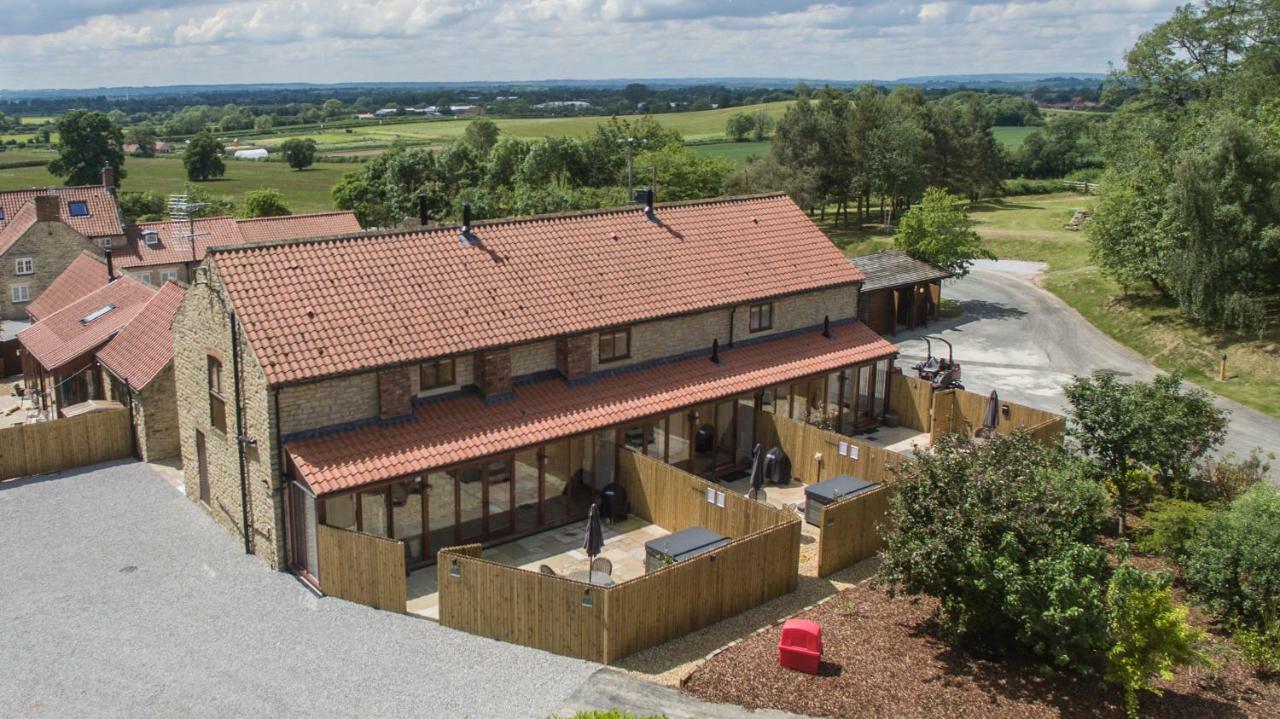 High Oaks Grange - Cottages 皮克林 外观 照片